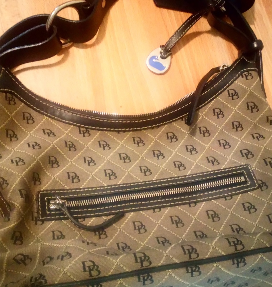 Dooney & Bourke